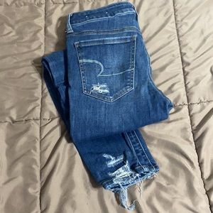 American Eagle Sz 8 Ripped Skinny Jeans